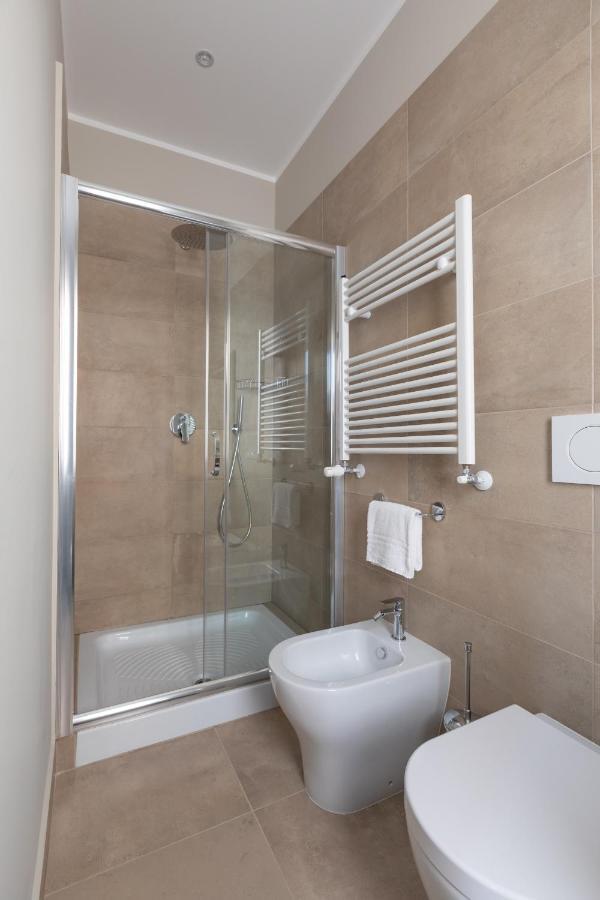 רומא Top Floor Apt With Rooftop Terrace Near St. Peter מראה חיצוני תמונה