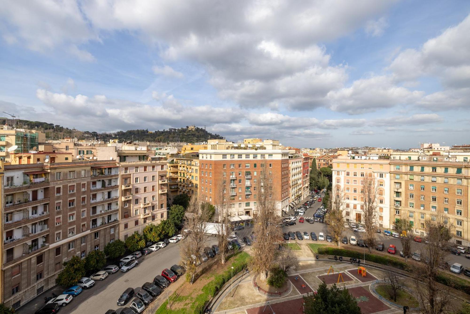 רומא Top Floor Apt With Rooftop Terrace Near St. Peter מראה חיצוני תמונה